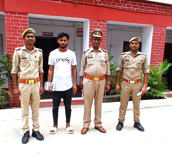 अवैध पिस्टल और कारतूस के साथ एक गिरफ्तार