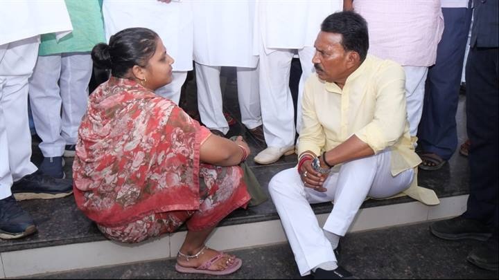 ग्वालियरः प्रभारी मंत्री सिलावट अचानक पहुंचे जिला अस्पताल, व्यवस्थाओं का लिया जायजा