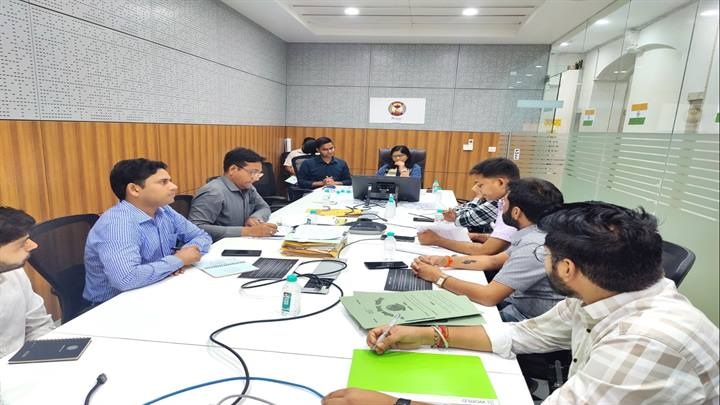 प्रधानमंत्री ई-बस सेवा को लेकर जरुरी कार्य समय रहते करें पूरा: रुचिका चौहान