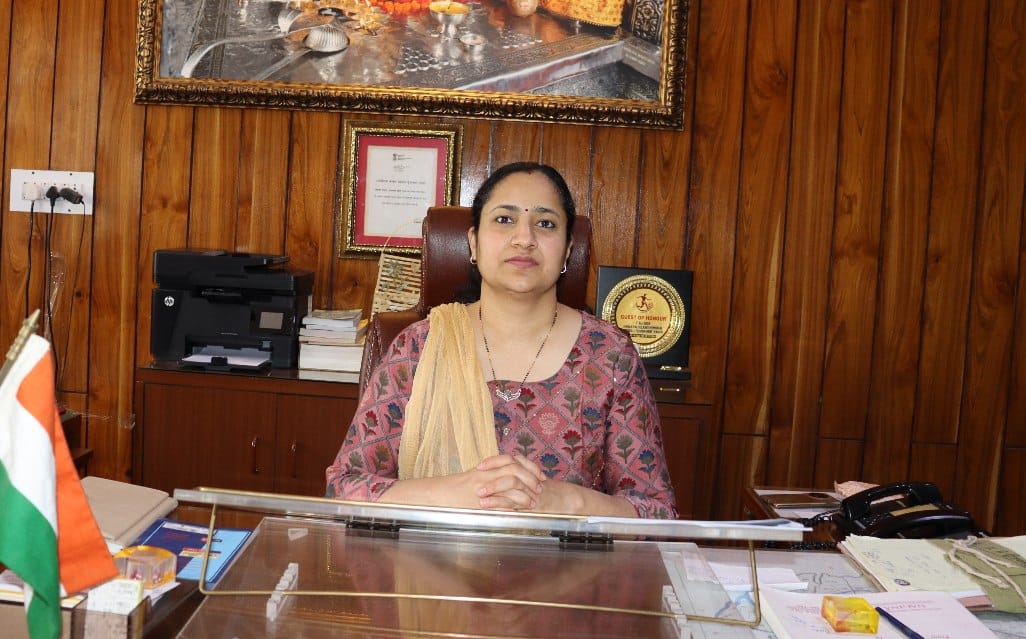 सिरमौर में स्वीप कार्यक्रम से मतदाताओं को किया जाएगा जागरूक : डीसी प्रियंका वर्मा