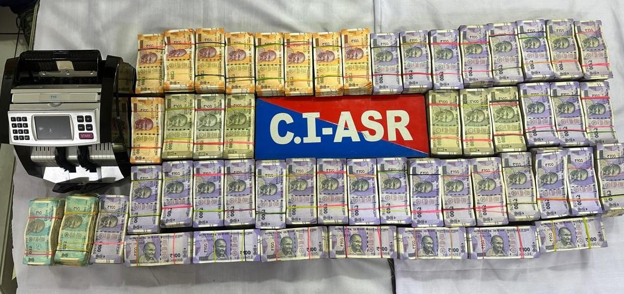कनेडियन तस्कर के तीन गुर्गे ढाई किलो हेरोइन व 42 लाख ड्रग मनी के साथ गिरफ्तार