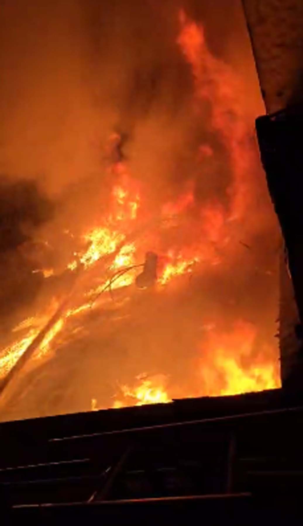 गुरुग्राम: कबाड़ के गोदाम में लगी भीषण आग, पांच घंटे बुझाने में लगे