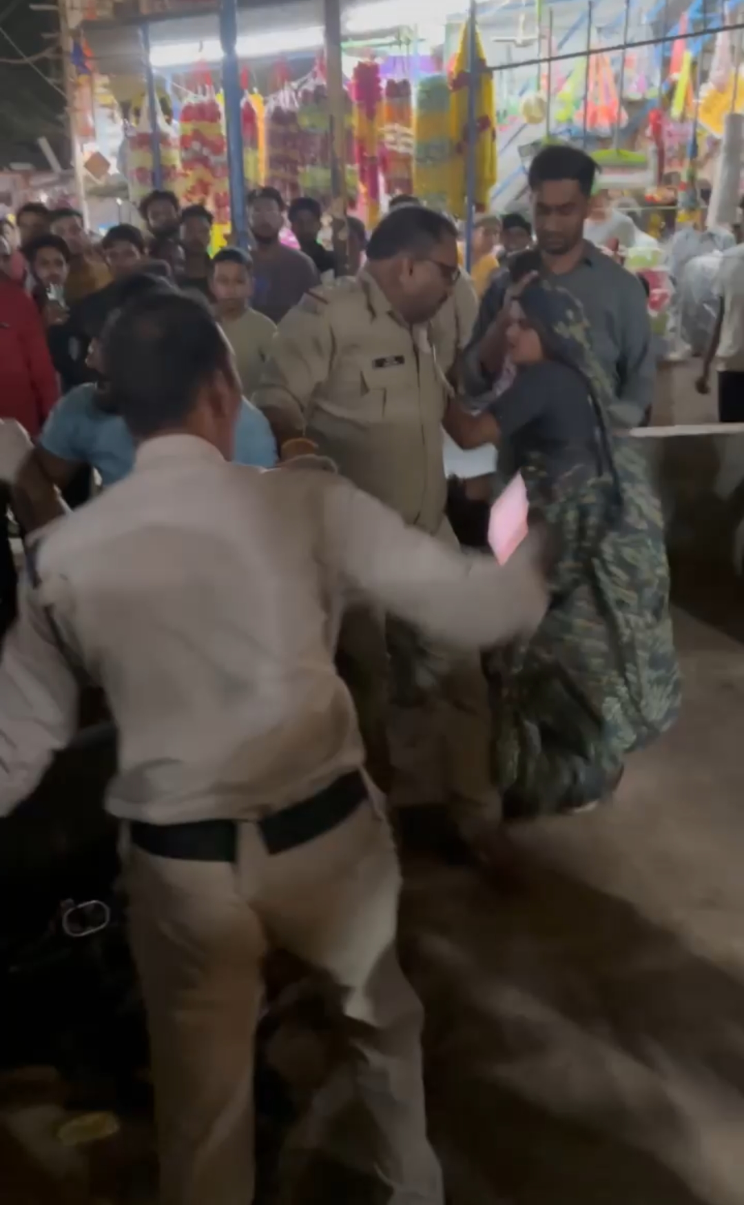 टीआई पर महिला को धक्का देने और पति को बाल पकड़ ले जाने का आरोप