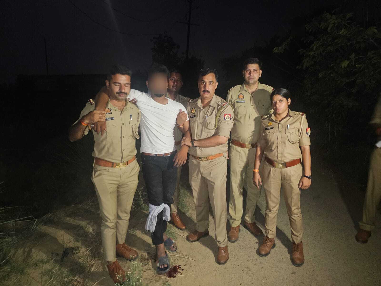 मुठभेड़ में दो लुटेरे गिरफ्तार, गोली लगने से घायल