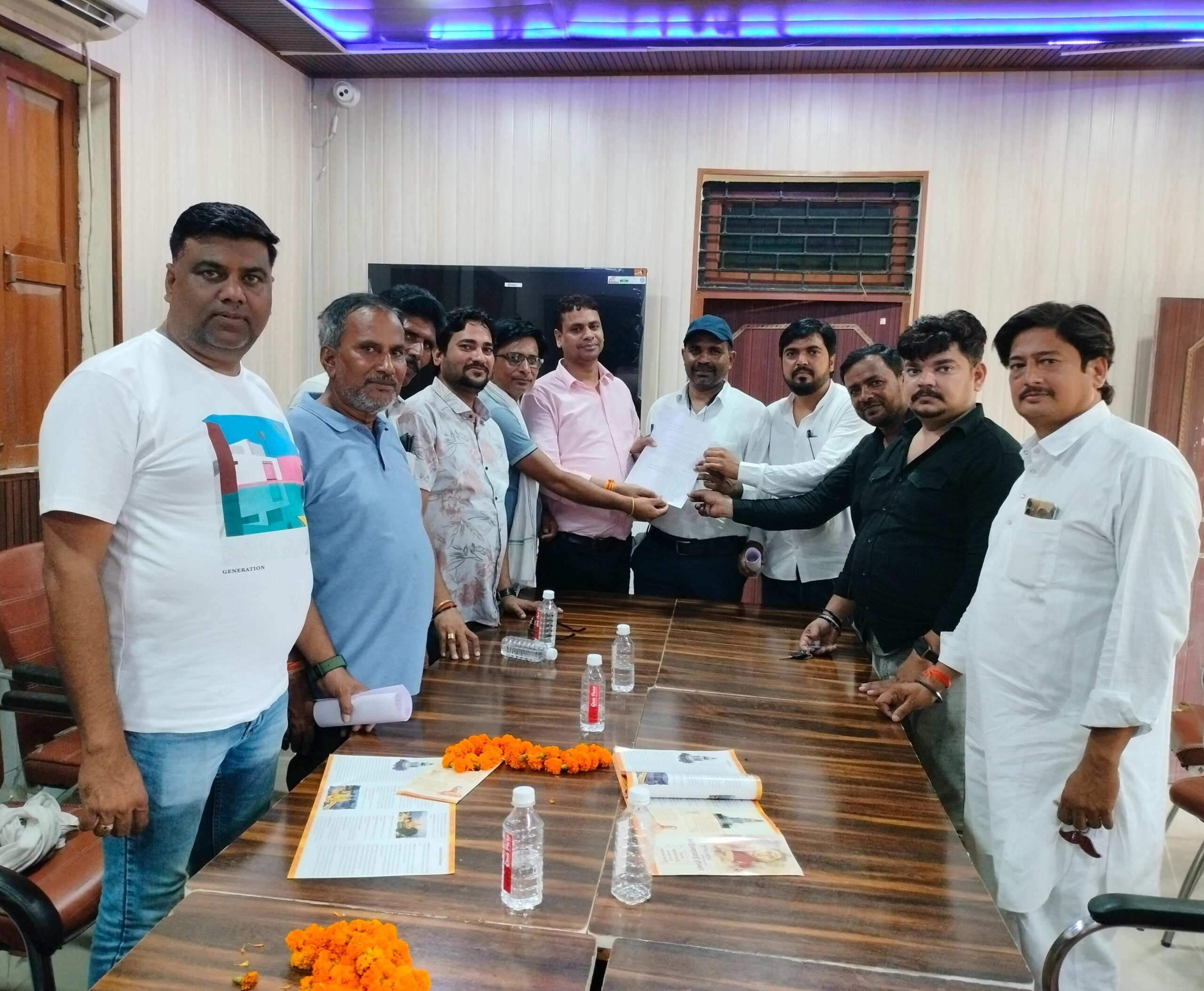 नगर पंचायत जहानाबाद के मानक विहीन विकास कार्यों को लेकर सभासदों ने काटा हंगामा, जांच कराने की मांग