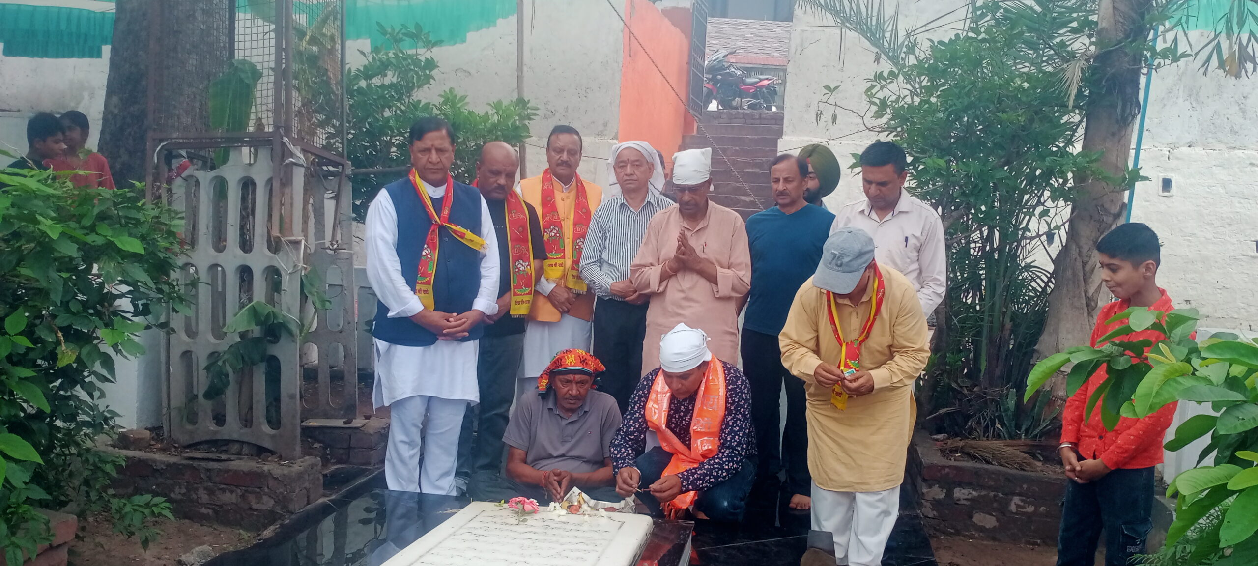 नाहन के ऐतिहासिक ‘हाथी की कब्र’ पर रोट चढ़ाकर निभाई गई वर्षों पुरानी परंपरा