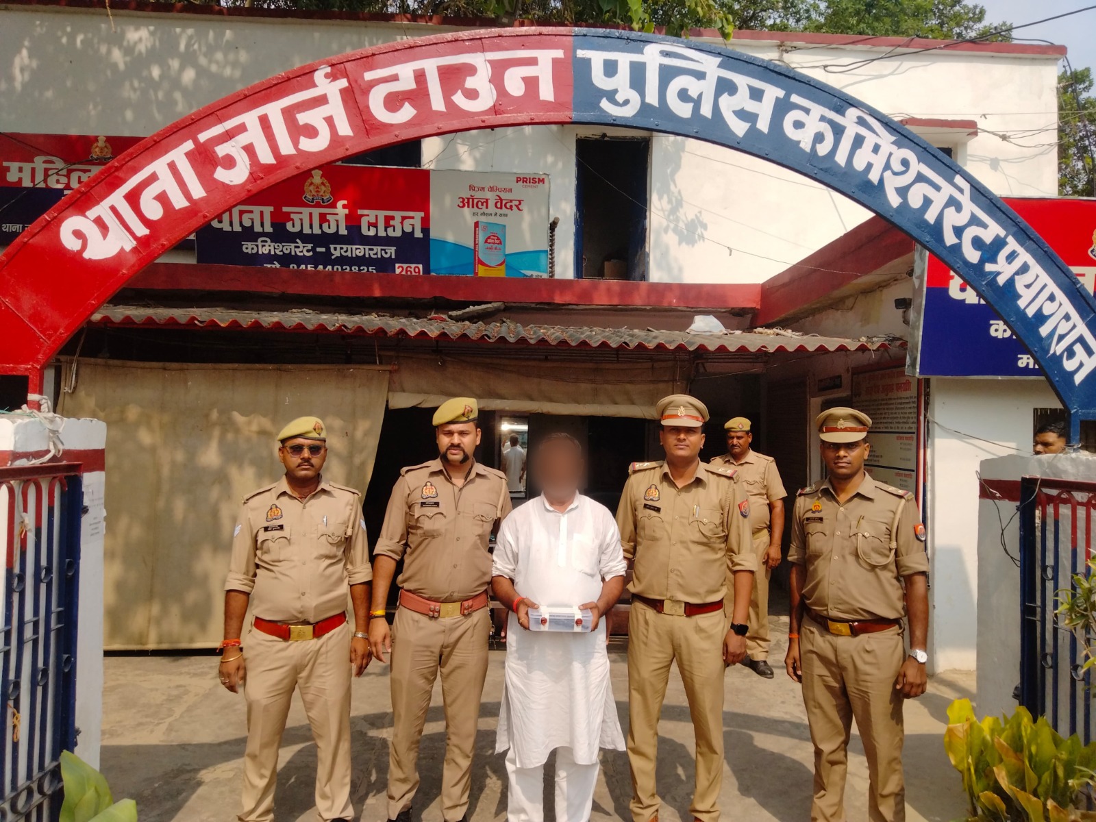 प्रयागराज: जानलेवा हमला मामले का आरोपित गिरफ्तार, लाइसेंसी पिस्टल बरामद