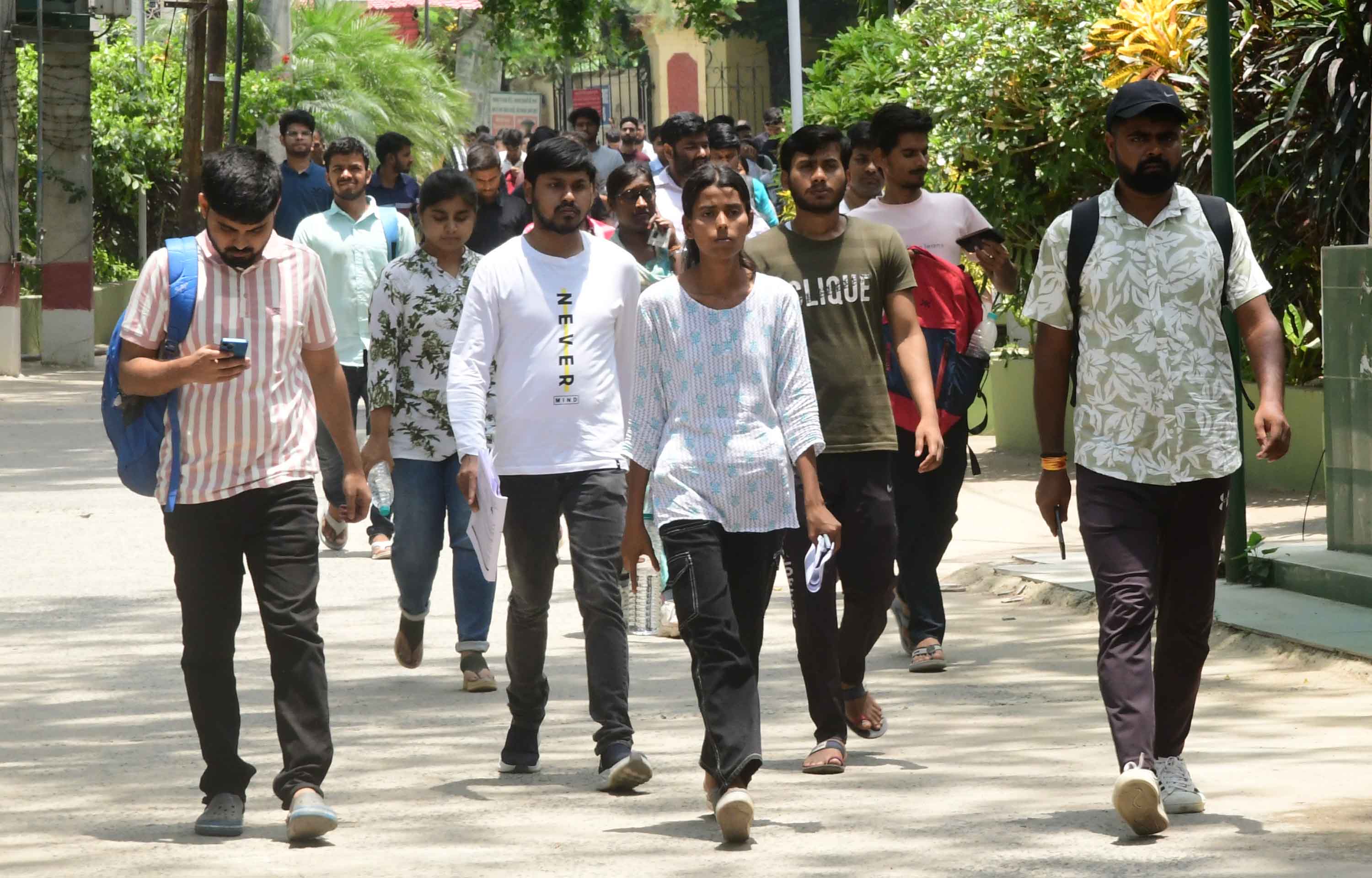 यूपीएससी प्रीलिम्स का एग्जाम देकर निकले प्रतिभागी