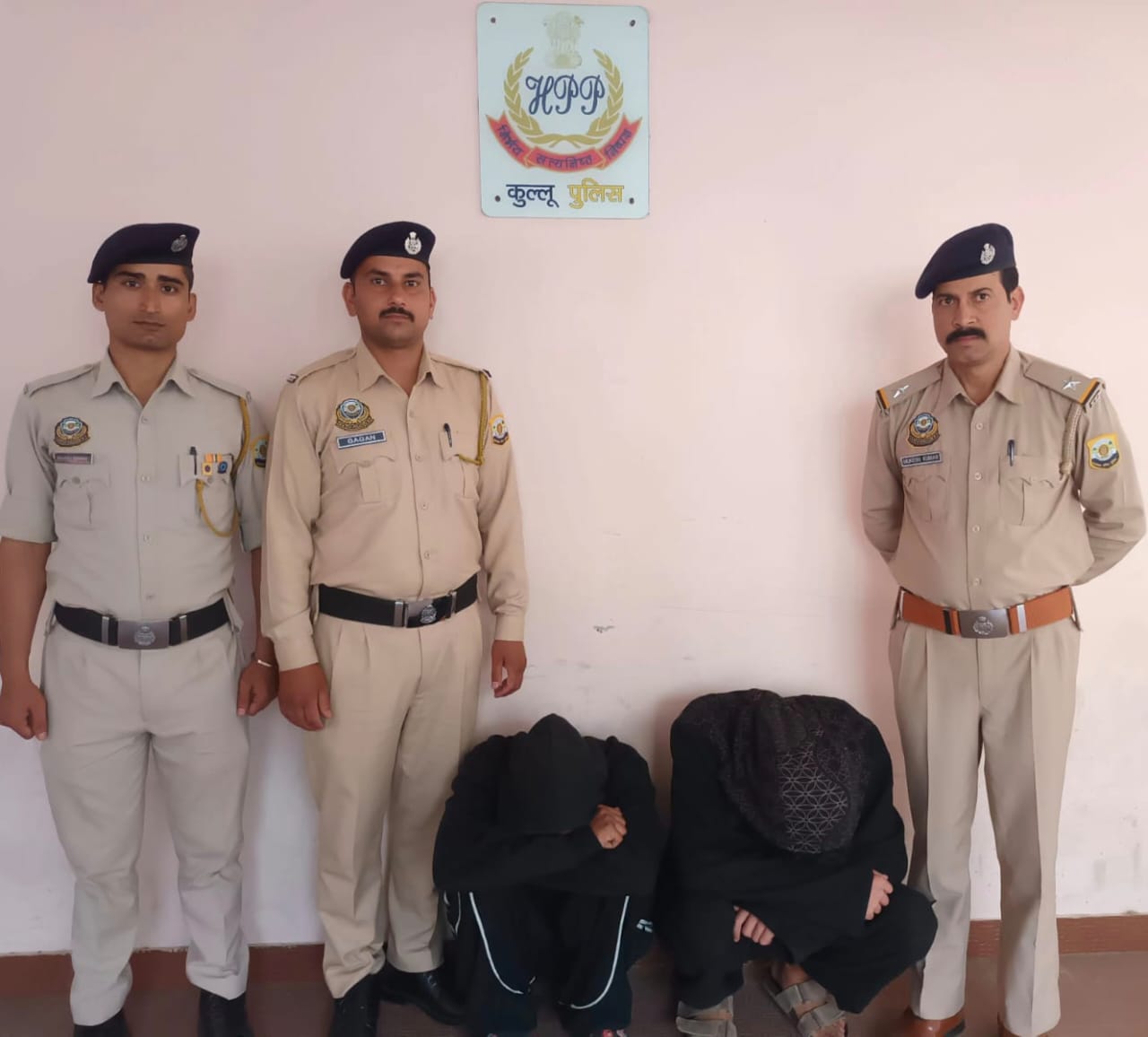 कुल्लू में दो विदेशियों से ड्रग बरामद