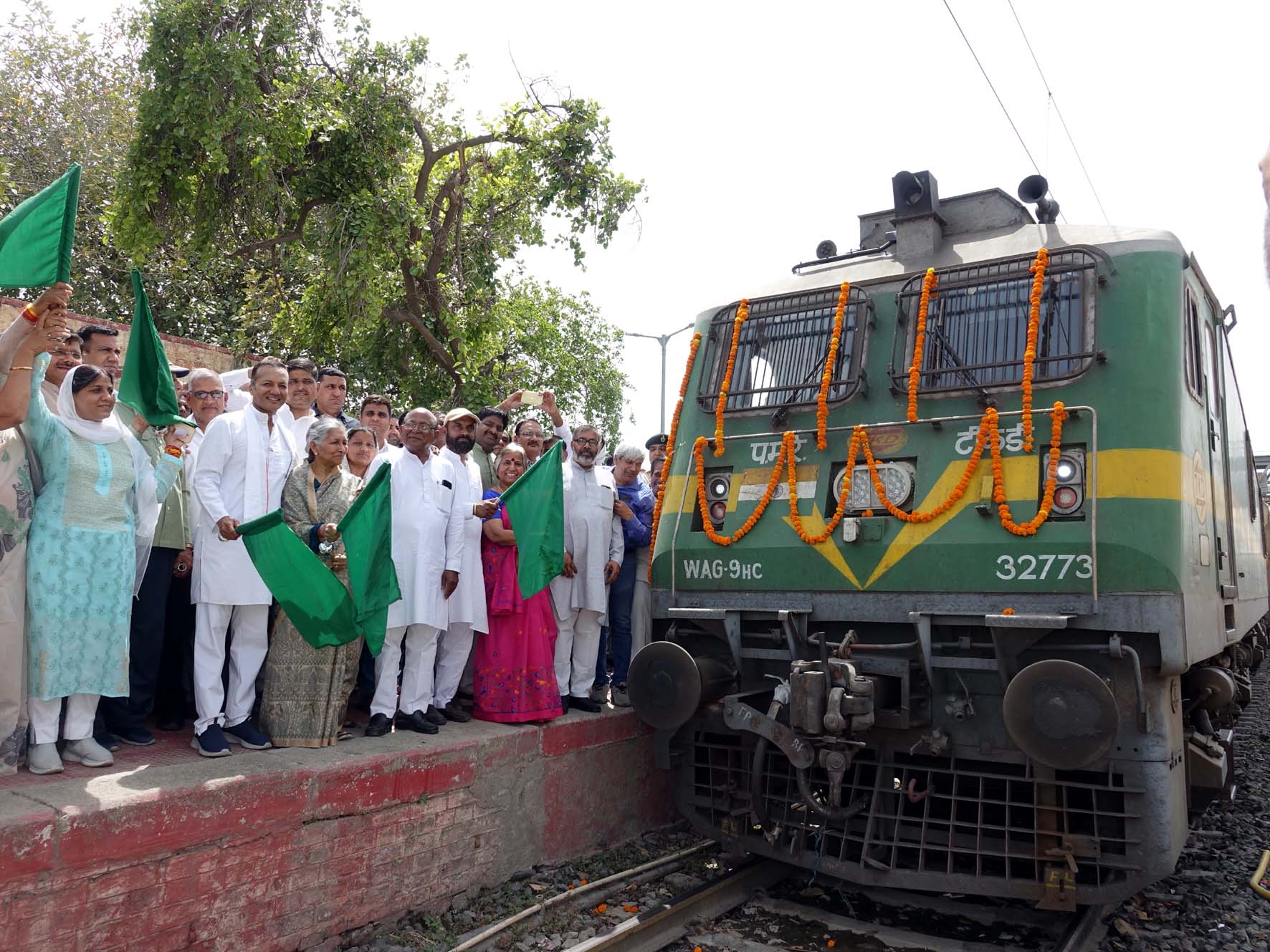 हिसार से चंडीगढ़ के लिए पहली सीधी ट्रेन सेवा शुरू