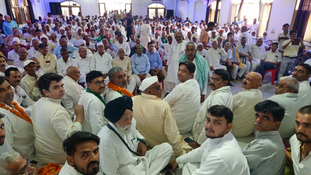 रालोद के जिला अध्यक्ष बनने पर आचार्य नरेंद्र का हुआ जोरदार स्वागत, रालोद की नीतियों को जन-जन तक पहुंचाने का किया आव्हान
