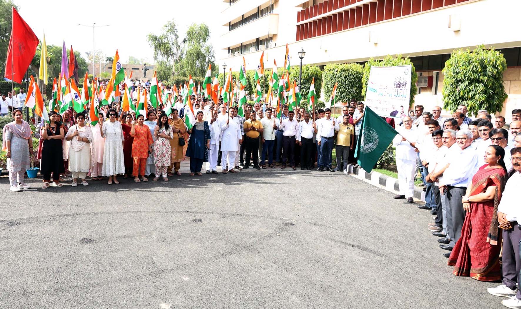 हिसार : भारतीय सेना ने अपने पराक्रम का विश्व में लोहा मनवाया : प्रो. बीआर कम्बोज