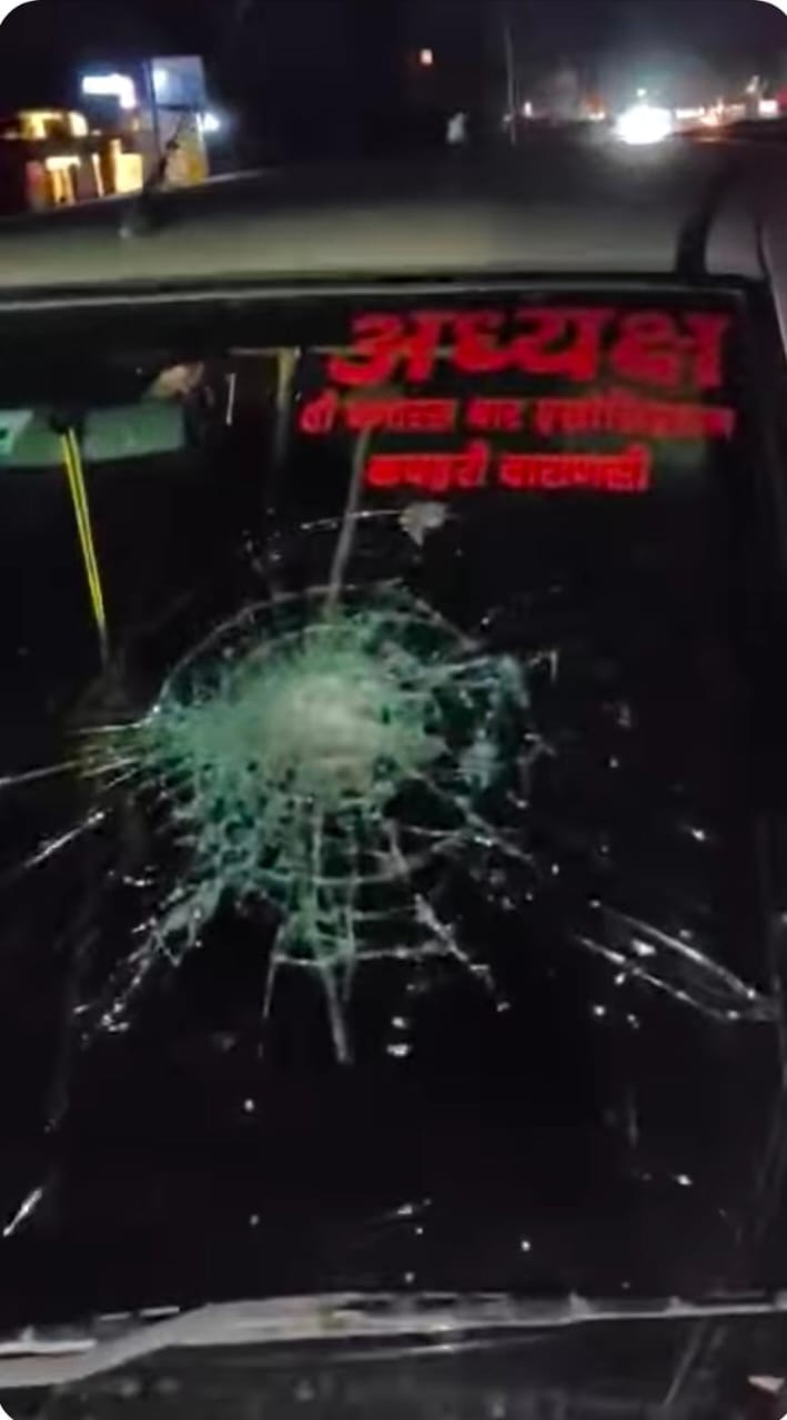 बनारस बार एसोसियेशन अध्यक्ष के कार पर फायरिंग,​कार मैकेनिक काे लगी गोली
