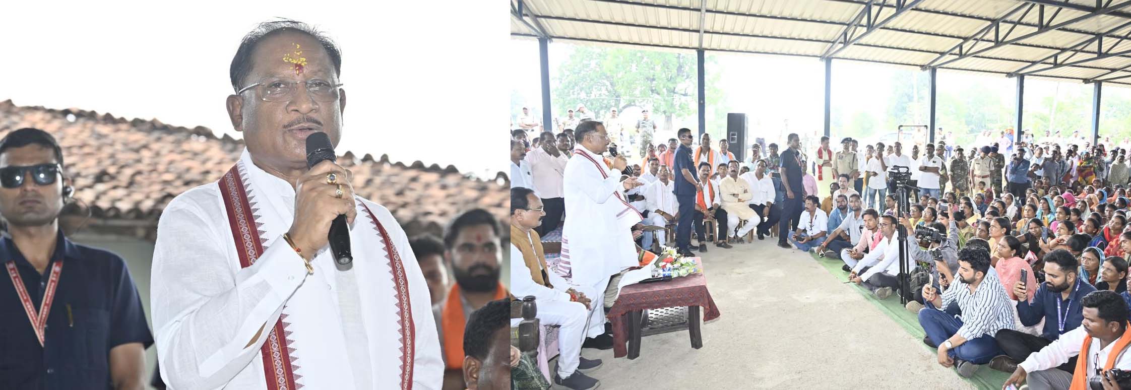 मुख्यमंत्री की चौपाल: ग्रामीणों से आत्मीयता के साथ किया संवाद, योजनाओं का लिया फीड बैक