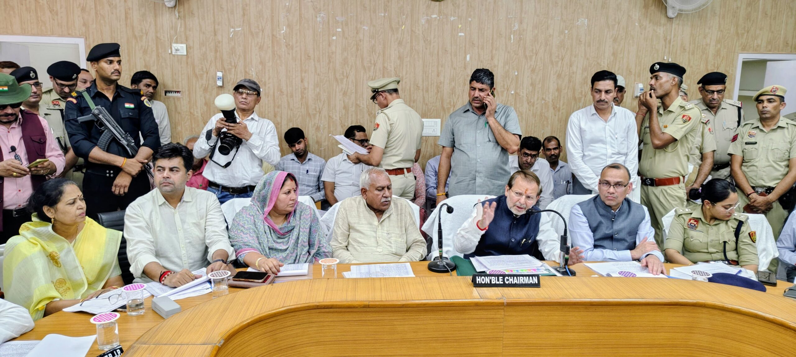 नारनौल में घरों के ऊपर से हटेंगी हाई टेंशन बिजली लाइने: डॉ. अरविंद शर्मा