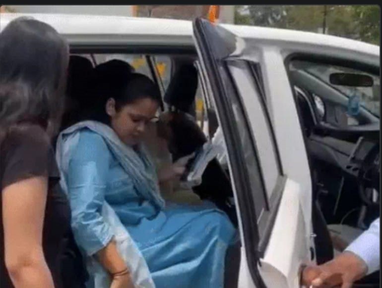 प्रधानमंत्री ने पहलगाम आतंकी हमले में मारे गये शुभम के परिजनों से की मुलाकात