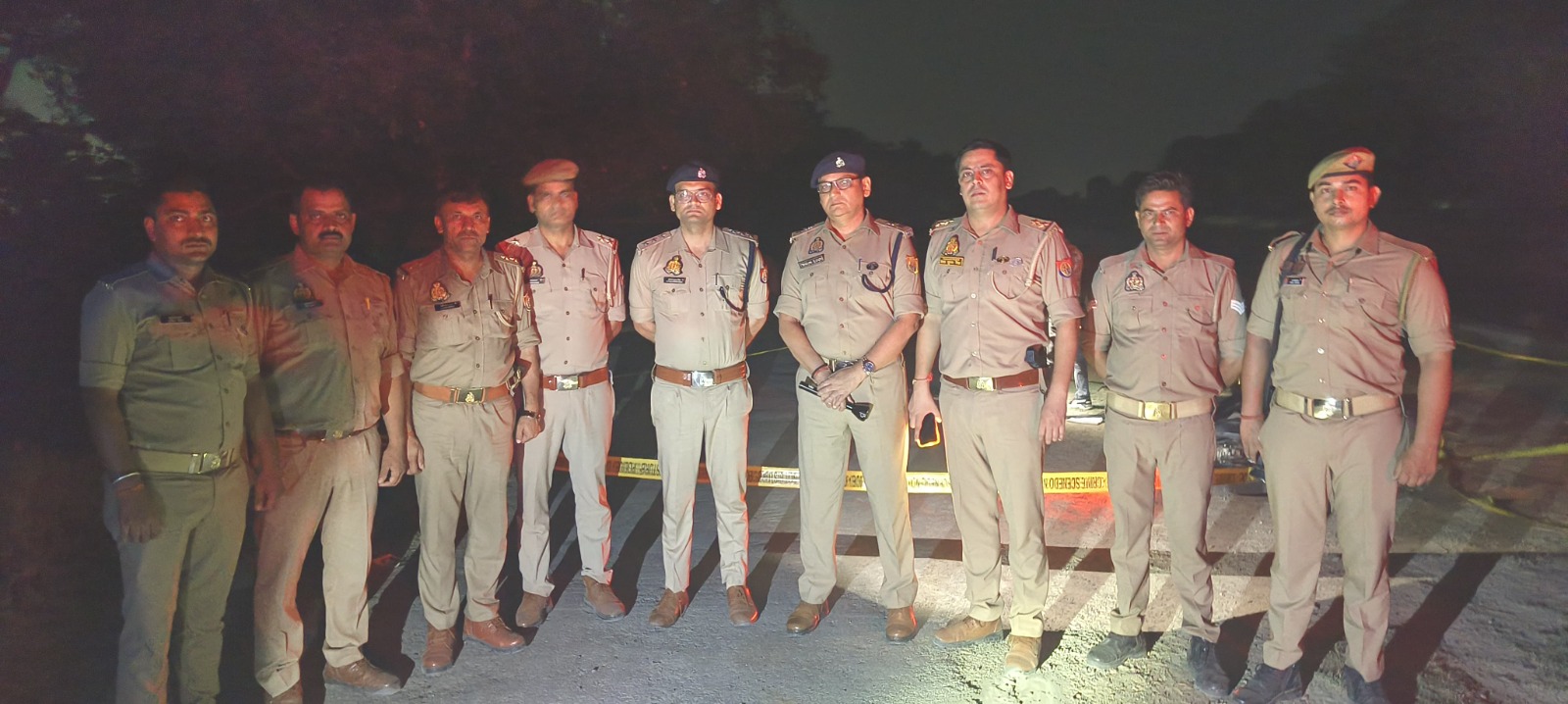 मौके पर मौजूद पुलिस टीम