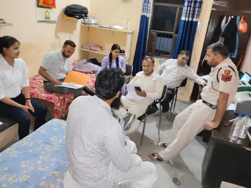 पलवल: मेडिकल स्टोर पर स्वास्थ्य टीम की रेड, फर्जी ग्राहक को 650 रुपए में बेची गर्भपात दवा