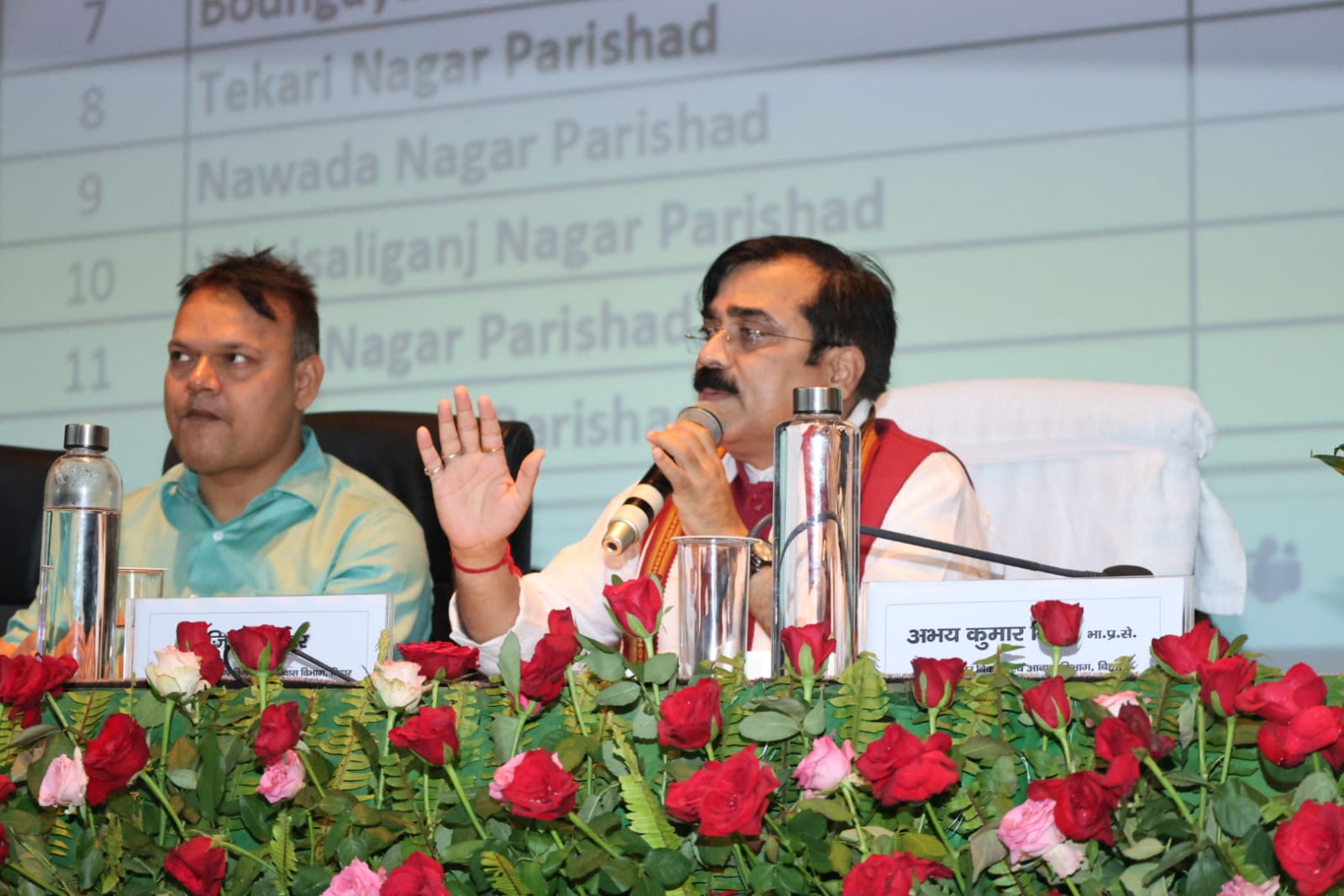 नगर विकास एवं आवास विभाग की कार्यशाला व समीक्षा बैठक को संबोधित कर रहे थे मुख्य सचिव और विभागीय मंत्री जीवेश कुमार ठाकुर