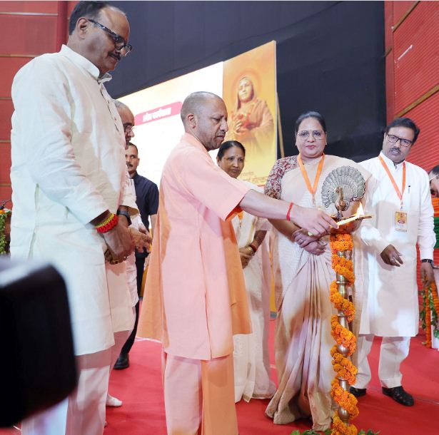 सनातन संस्कृति की पुनर्स्थापना की अग्रदूत थीं अहिल्याबाई होलकर: योगी आदित्यनाथ