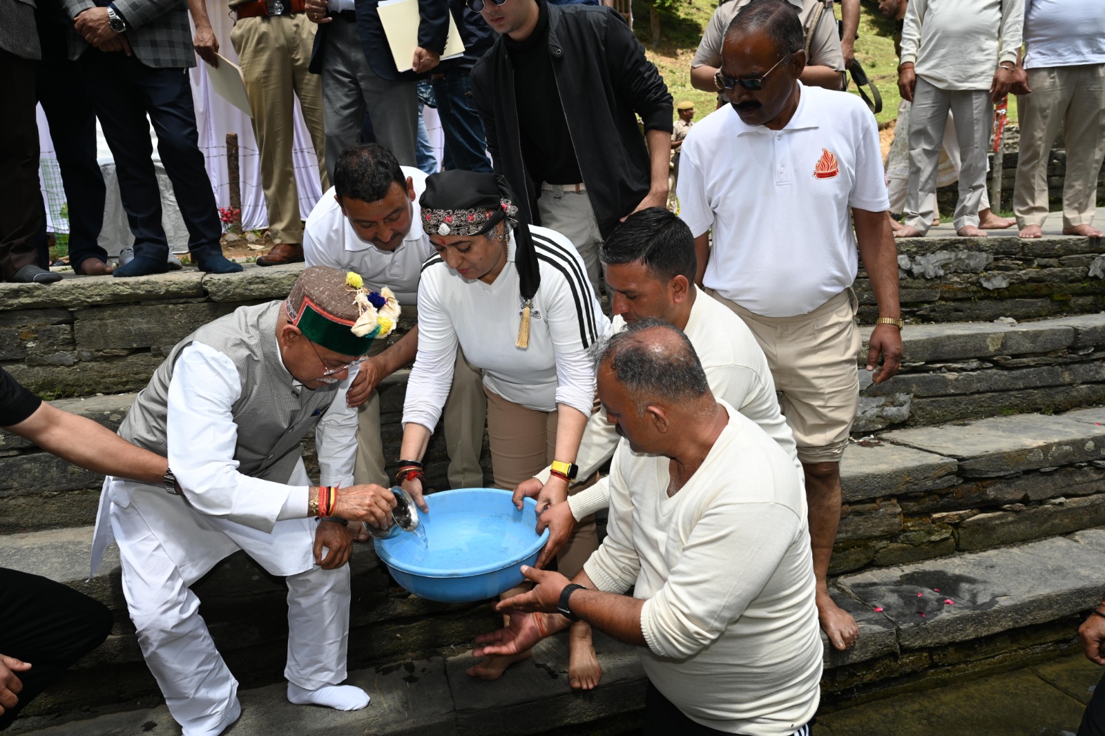 राज्यपाल ने गीरीगंगा में की जल स्रोत पुनरुद्धार अभियान की शुरुआत