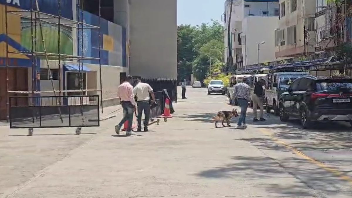 इंदौर के होल्कर स्टेडियम को चार दिन में दूसरी बार मिला धमकी भरा ईमेल, बम प्लांट करने की कही बात