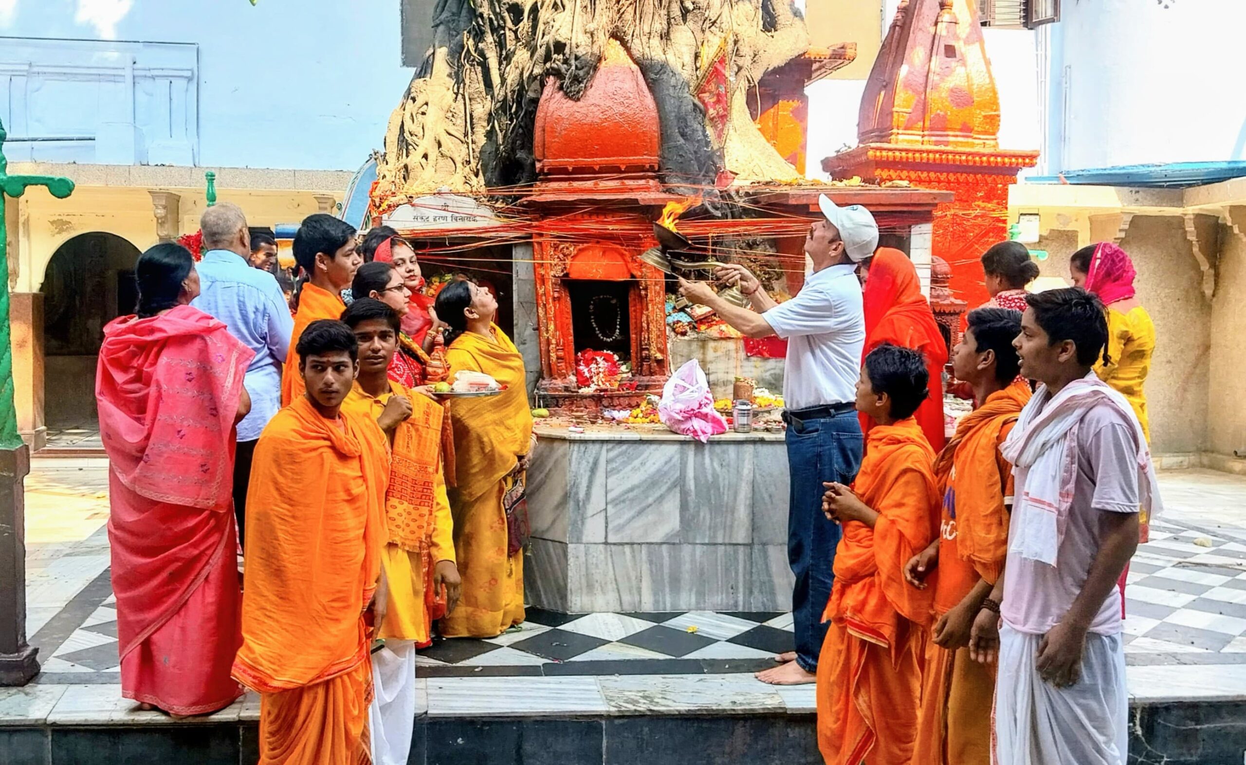 नमामि गंगे ने वट सावित्री पूजन के साथ पर्यावरण संरक्षण का भी दिया संदेश