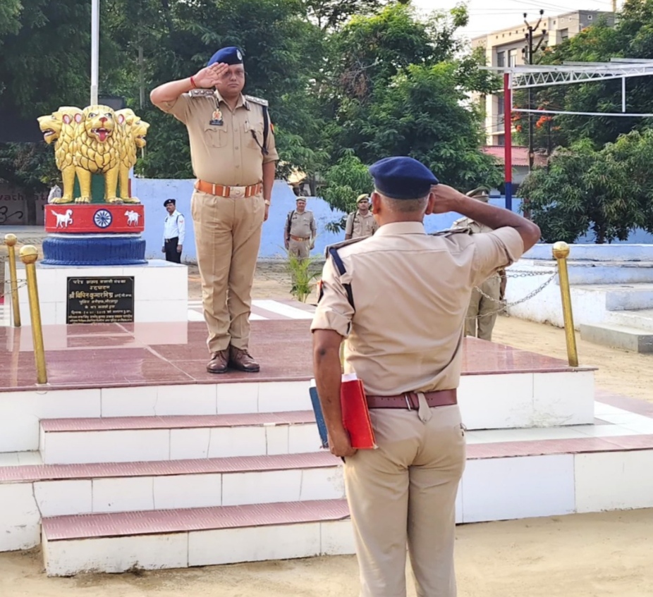 पुलिस परेड में दिखा दम और अनुशासन: एसएसपी ने ली सलामी