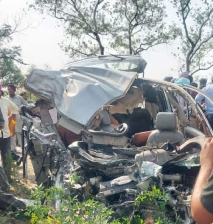 पटियाला : स्कूली बच्चाें काे लेकर जा रही कार व टिपर की भिड़ंत, चार बच्चों व चालक की मौत