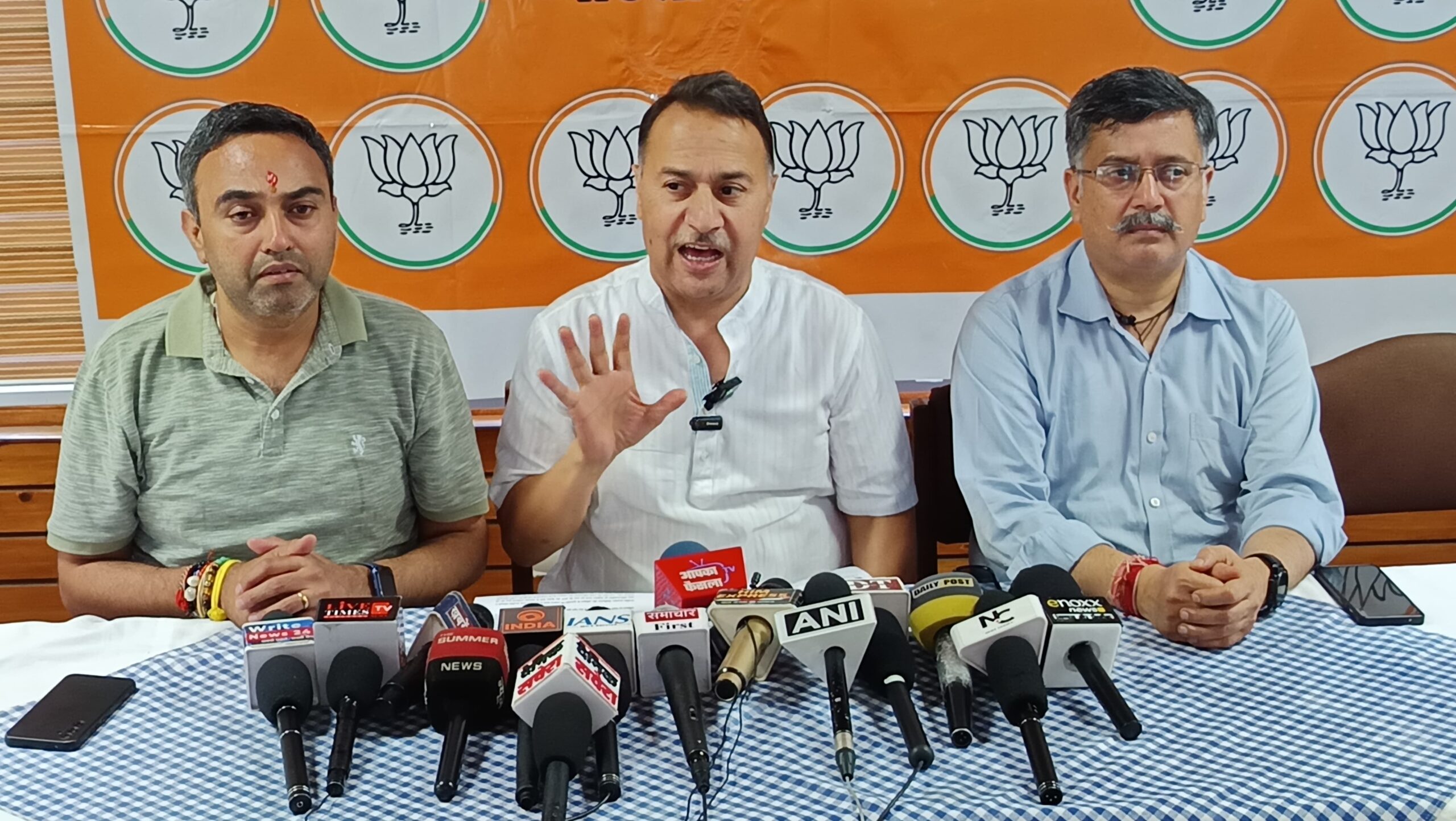 पालमपुर में अवैध तरीके से भूमि बेचने के मामले की हो स्वतंत्र ऐजेंसी से जांच : सजंय शर्मा