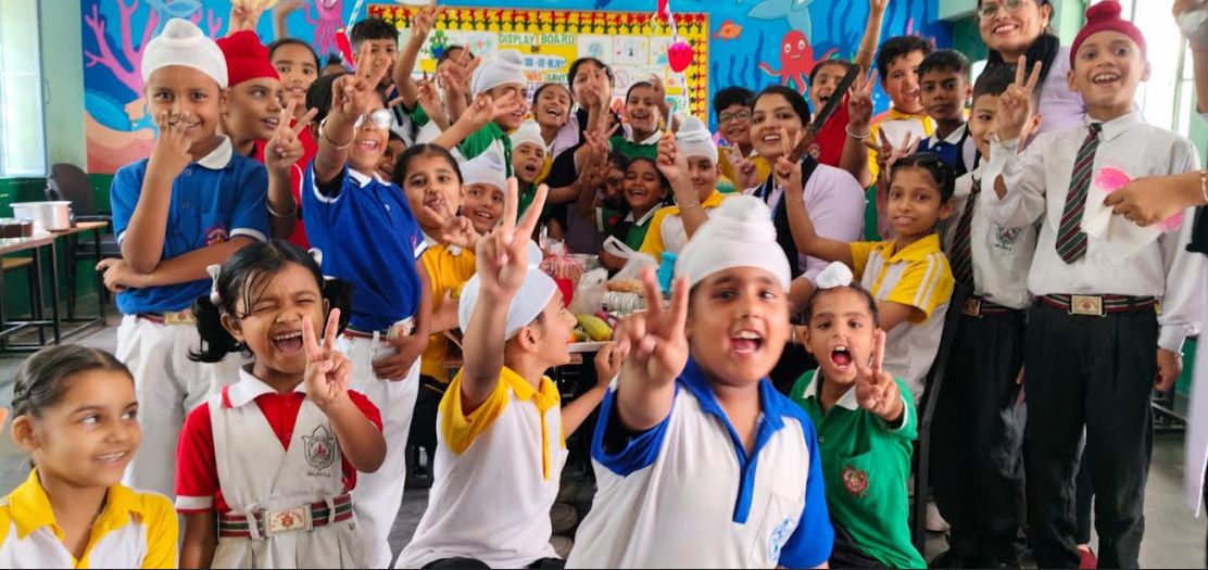 समर कैम्प में बच्चों ने नृत्य संगीत संग किया योगाभ्यास