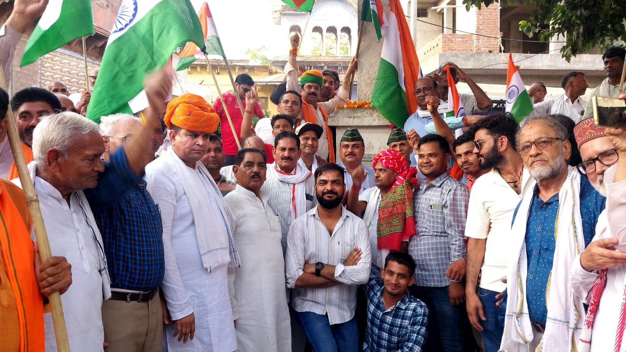 सेना के शौर्य एवं वीरता पर देश को गर्व : पाराशर