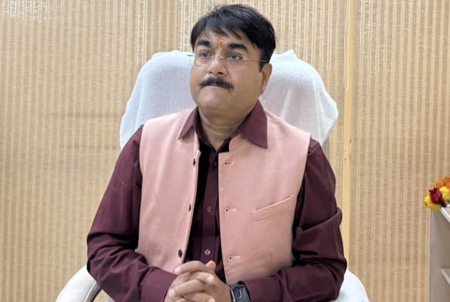 जनप्रतिनिधियों के नाम का उपयोग कर शासकीय प्रतिष्ठानों का अनुचित उपयोग दंडनीय: मंत्री पटेल