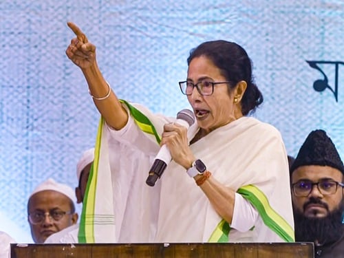 ऑपरेशन सिंदूर पर राजनीति कर रहे हैं प्रधानमंत्री मोदी: ममता