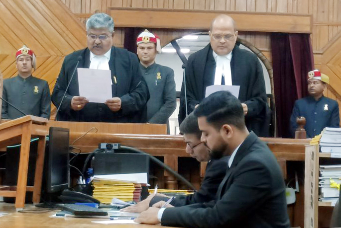 सुभाष उपाध्याय बने उत्तराखंड उच्च न्यायालय के नए न्यायाधीश, मुख्य न्यायाधीश ने दिलाई शपथ सुभाष उपाध्याय बने उत्तराखंड उच्च न्यायालय के नए न्यायाधीश, मुख्य न्यायाधीश ने दिलाई शपथ