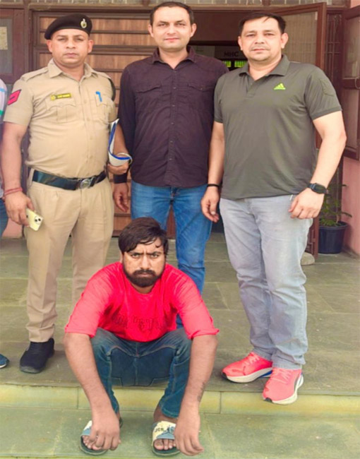 सोनीपत में पांच आरोपियों से अवैध हथियार बरामद