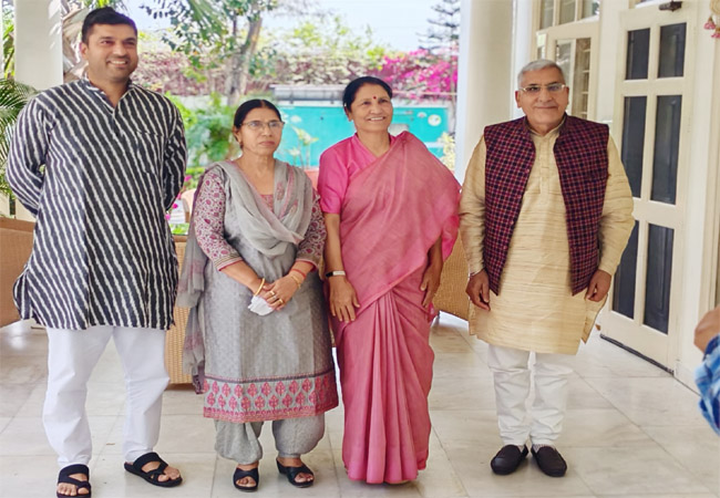 सोनीपत के साहित्यरत्न डॉ. संतराम देशवाल को पद्मश्री पर विधायक ने दी बधाई