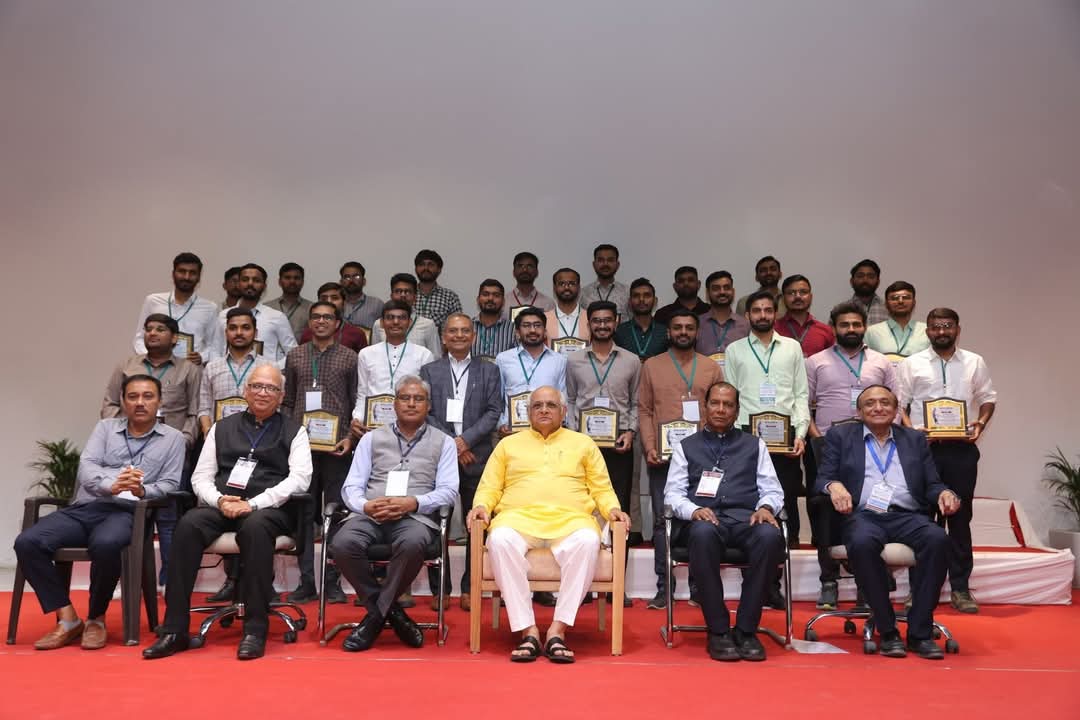 मुख्यमंत्री ने सिविल सेवा और जीपीएससी में चयनित पाटीदार युवाओं काे किया सम्मानित
