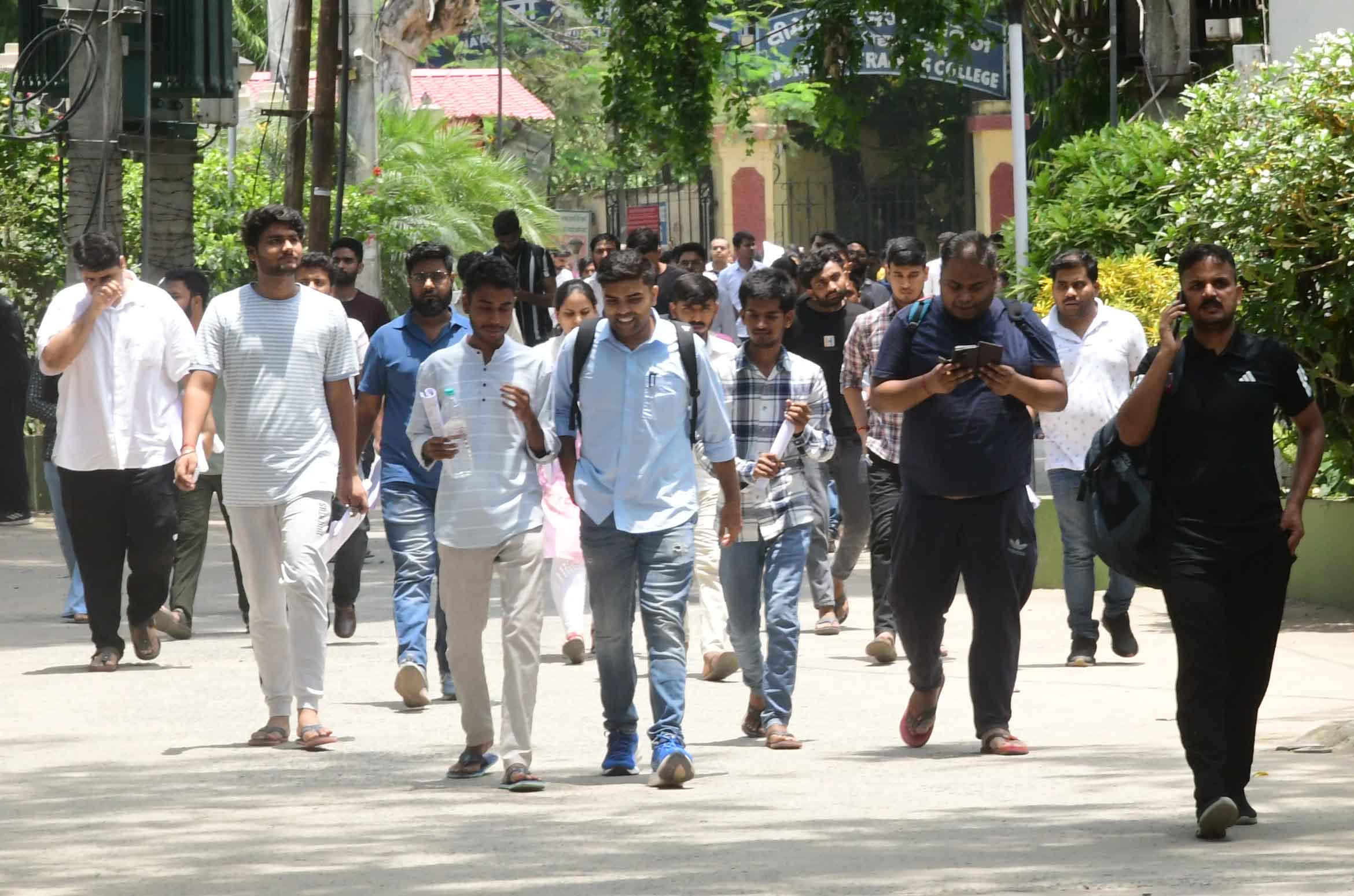 यूपीएससी प्रीलिम्स का एग्जाम देकर निकले प्रतिभागी