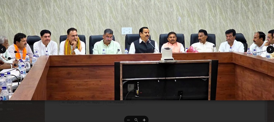 ग्वालियर में नगर निगम के भाजपा पार्षदों की बैठक ग्वालियर में नगर निगम के भाजपा पार्षदों की बैठक