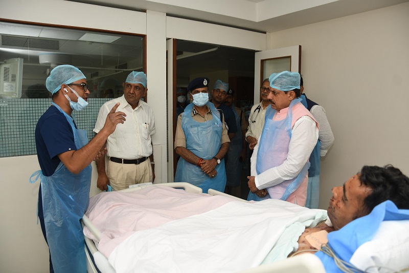 मॉक ड्रिल में घायल हुए जवानों से मिले मुख्यमंत्री डॉ. यादव, स्वास्थ्य की ली जानकारी