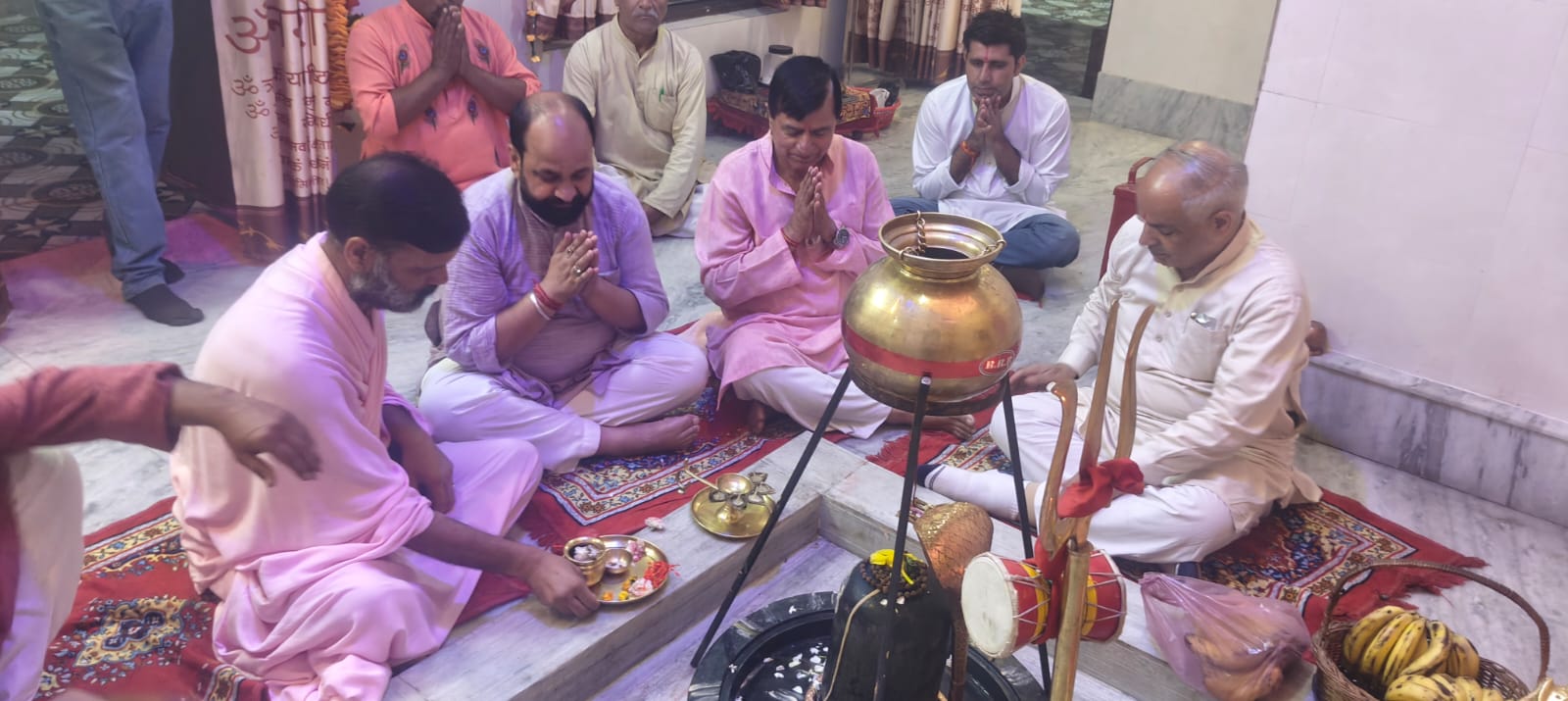 भाजपा नेताओं ने कठुआ में वासुकी नाग मंदिर में मत्था टेका, सांस्कृतिक और पर्यटन संभावनाओं पर जोर दिया