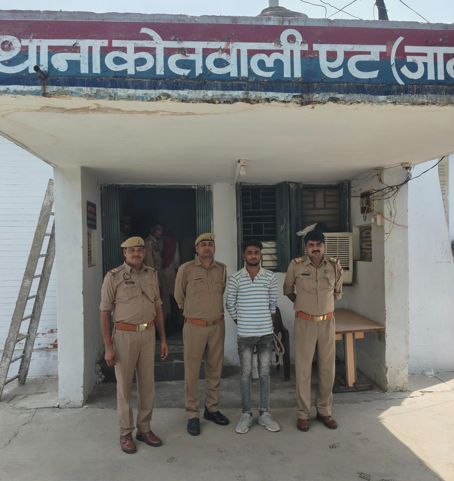हत्या के मामले में फरार 25 हजार का इनामी गिरफ्तार
