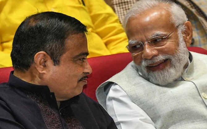 प्रधानमंत्री मोदी ने केंद्रीयमंत्री गडकरी को जन्मदिन की बधाई दी