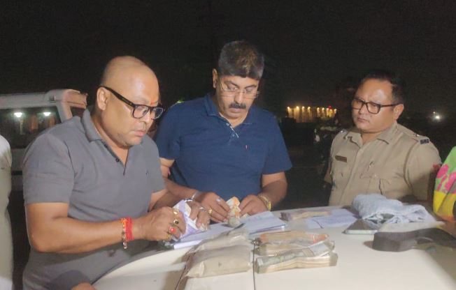 भारी मात्रा में ब्राउन शुगर के साथ दो तस्कर गिरफ्तार