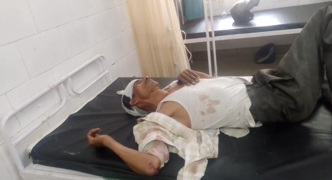 शादी समारोह में भात भरने जा रहे बाइक चालक की मौत, साथी घायल