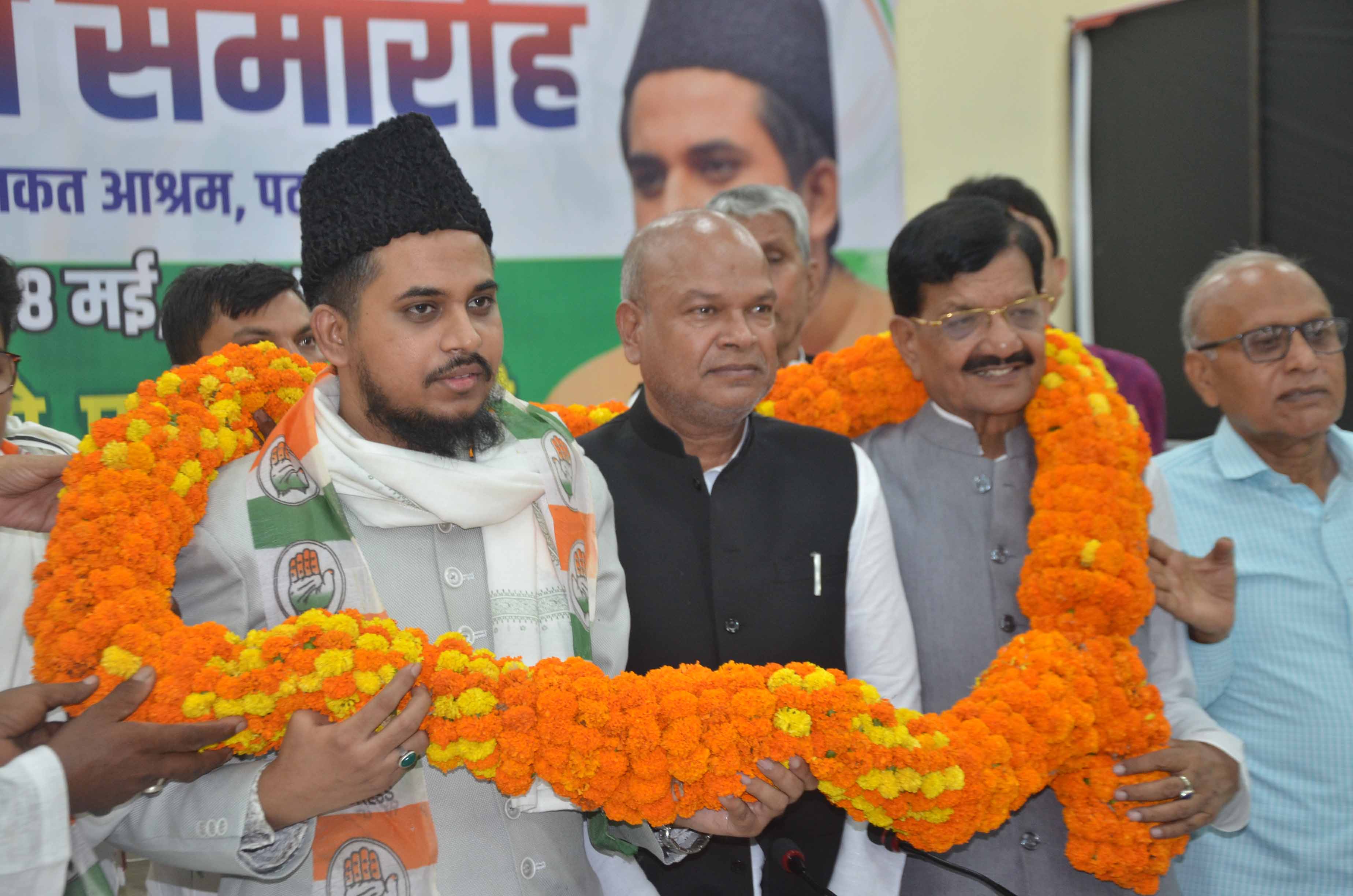 सदाक़त आश्रम में आयोजित मिलन समारोह में हाजी मोहम्मद परवीज सिद्दीकी के कांग्रेस में शामिल करते बिहार कांग्रेस के प्रदेश अध्यक्ष राजेश कुमार सदाक़त आश्रम में आयोजित मिलन समारोह में हाजी मोहम्मद परवीज सिद्दीकी के कांग्रेस में शामिल करते बिहार कांग्रेस के प्रदेश अध्यक्ष राजेश कुमार