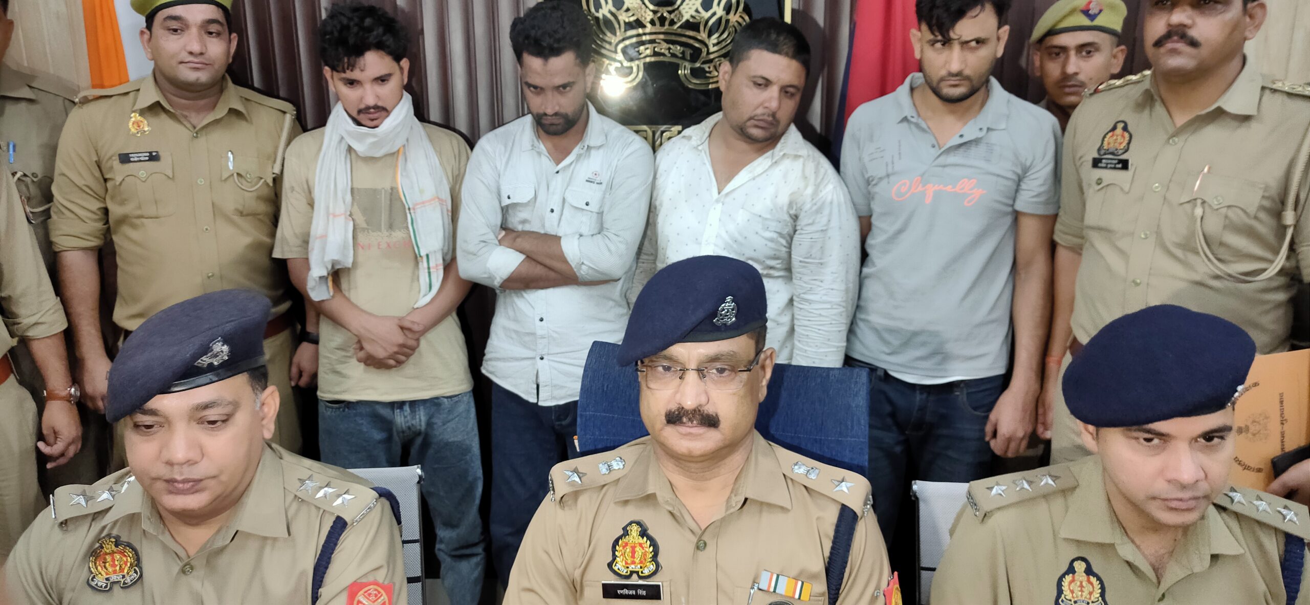 मुरादाबाद पुलिस की बड़ी कामयाबी- पेट में सोना छिपाकर लाए तस्करों से बरामद किया 1 किलो से अधिक सोना
