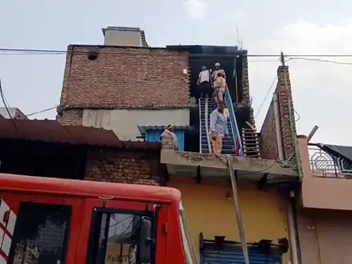 फरीदाबाद में शार्ट सर्किट से वर्कशॉप गोदाम में लगी आग