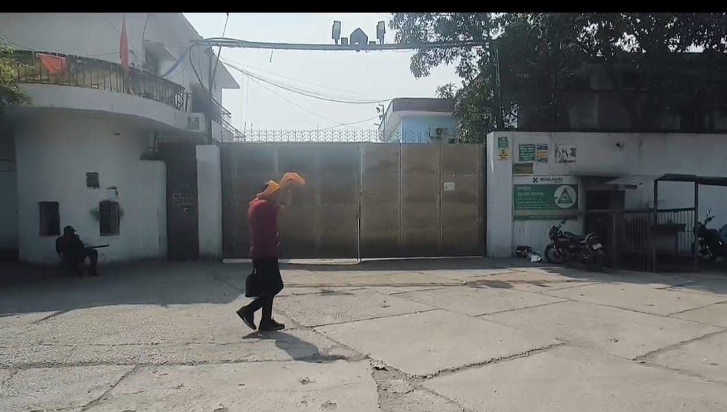 रिमझिम इस्पात में 48 घंटे से अभिलेख खंगालने में जुटी एसजीएसटी की टीम